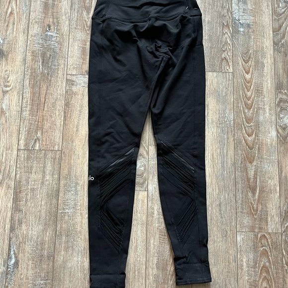 ALO yoga mesh yoga pants - Picture 3 of 5